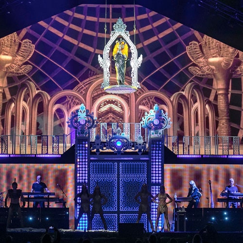 CHER TOUR