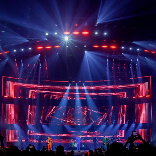 JONAS BROTHERS TOUR