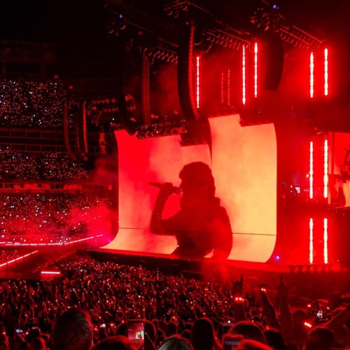TAYLOR SWIFT TOUR