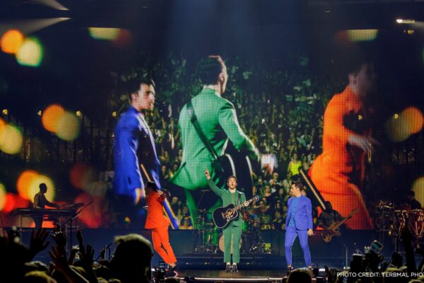 Jonas-Brothers-Gallery-4-min