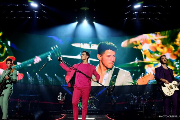 Jonas-Brothers-Gallery-6-min
