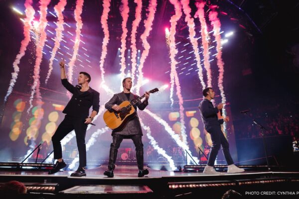 Jonas-Brothers-Gallery-7-min