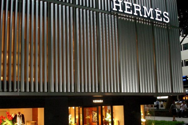 Hermes-Boutique-1-min