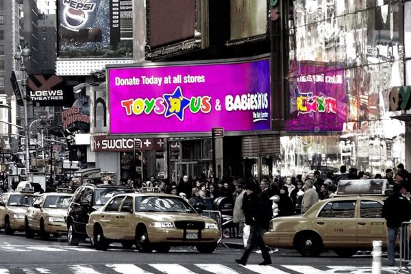 ToysRUs-1-min
