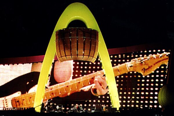 U2-Pop-Mart-Tour-5-min