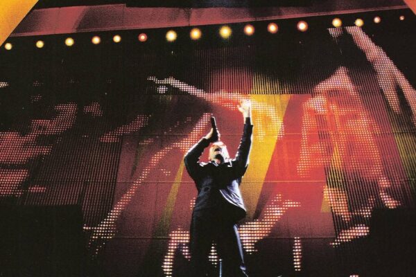 U2-Pop-Mart-Tour-8-min