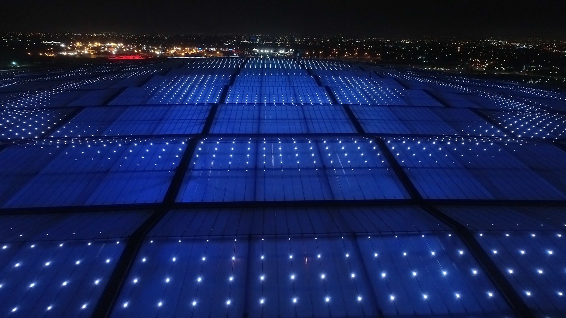 HOW SOFI STADIUM AIRS LIVE FOOTBALL AND OTHER AERIAL VISUALS ON ITS ROOF